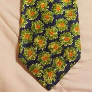 Ermenegildo Zegna 100% silk floral design tie
